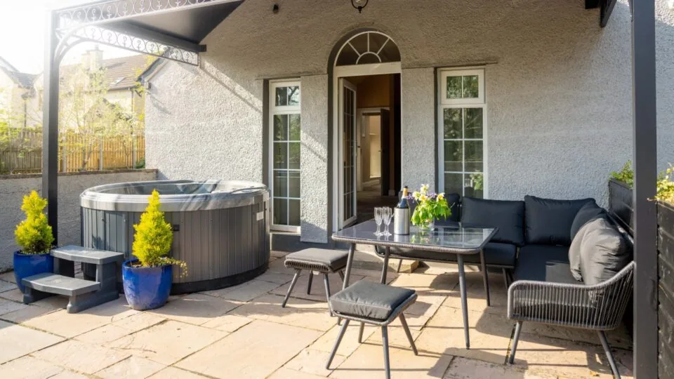 The Cottage - Private Patio