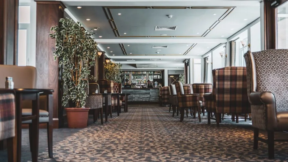 DUNADRY LOUNGE